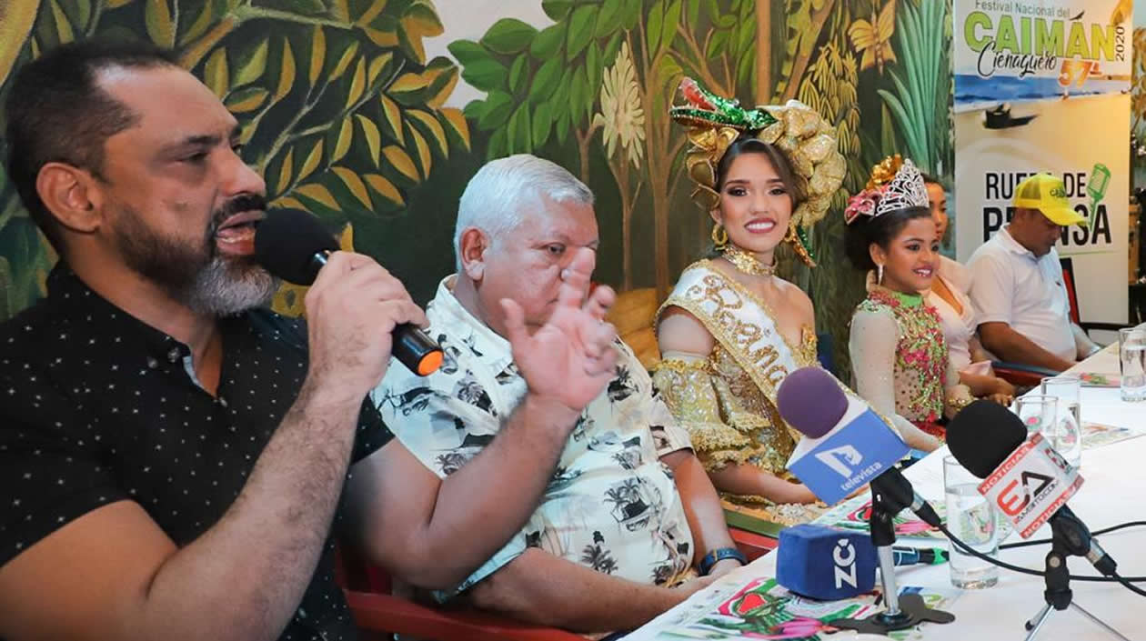 Panel del festival en medio de rueda de prensa realizada en La Cueva.