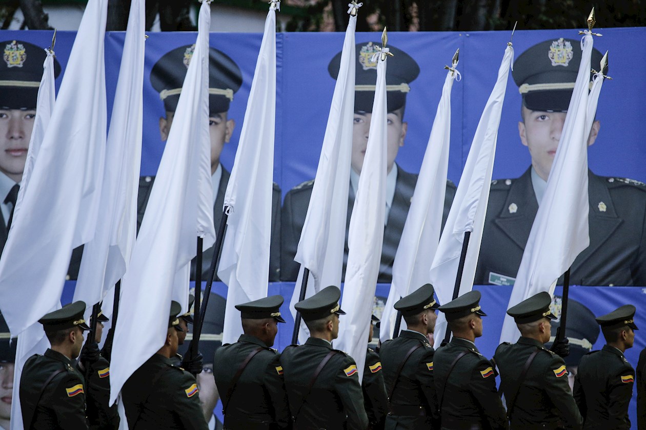 Homenaje a los 22 cadetes muertos en atentado a la Escuela General Santander.