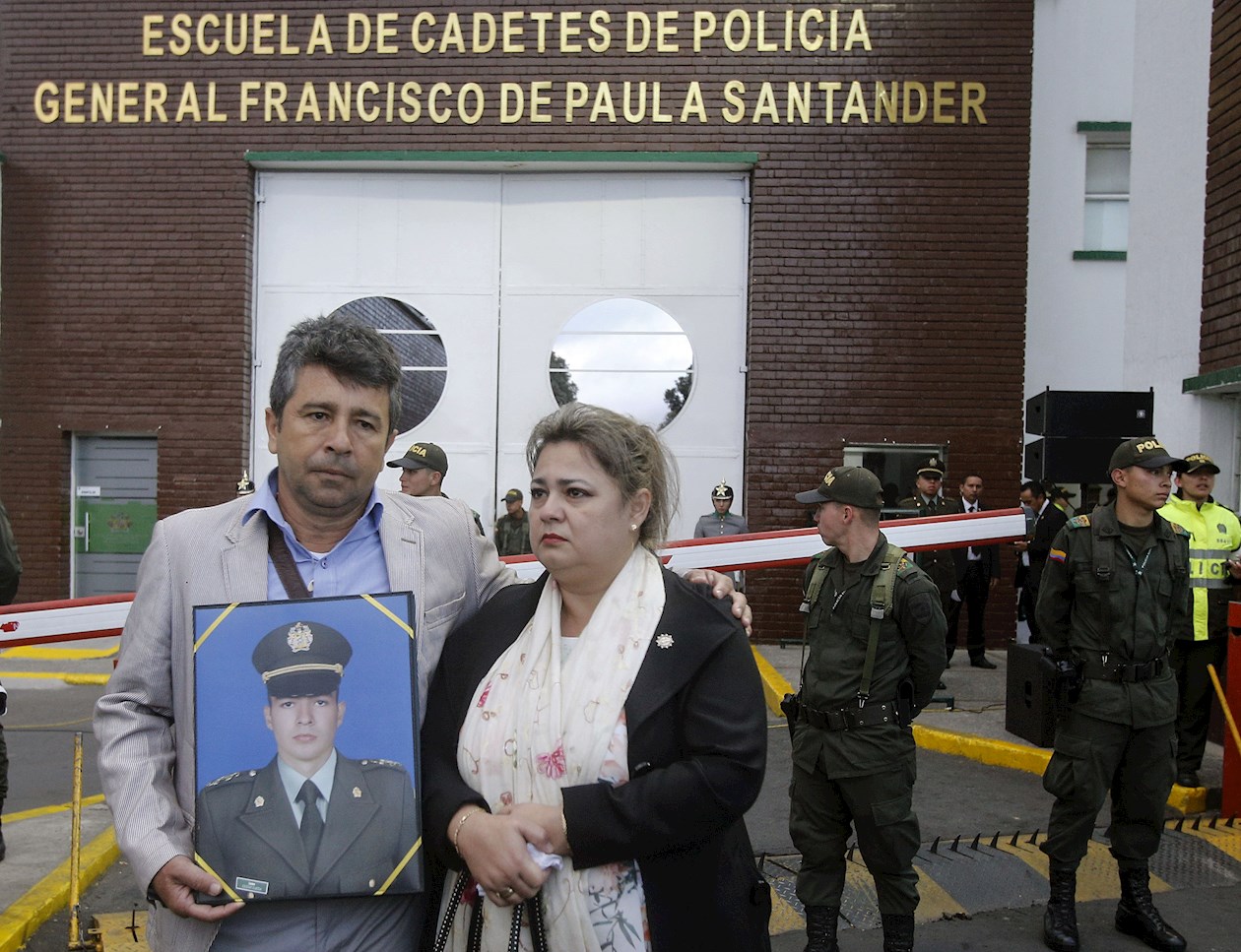 Homenaje a los 22 cadetes muertos en atentado a la Escuela General Santander.