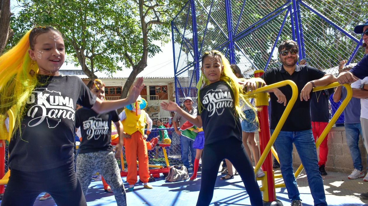 Los niños en el parque La Castellana, en Barrio Abajo.