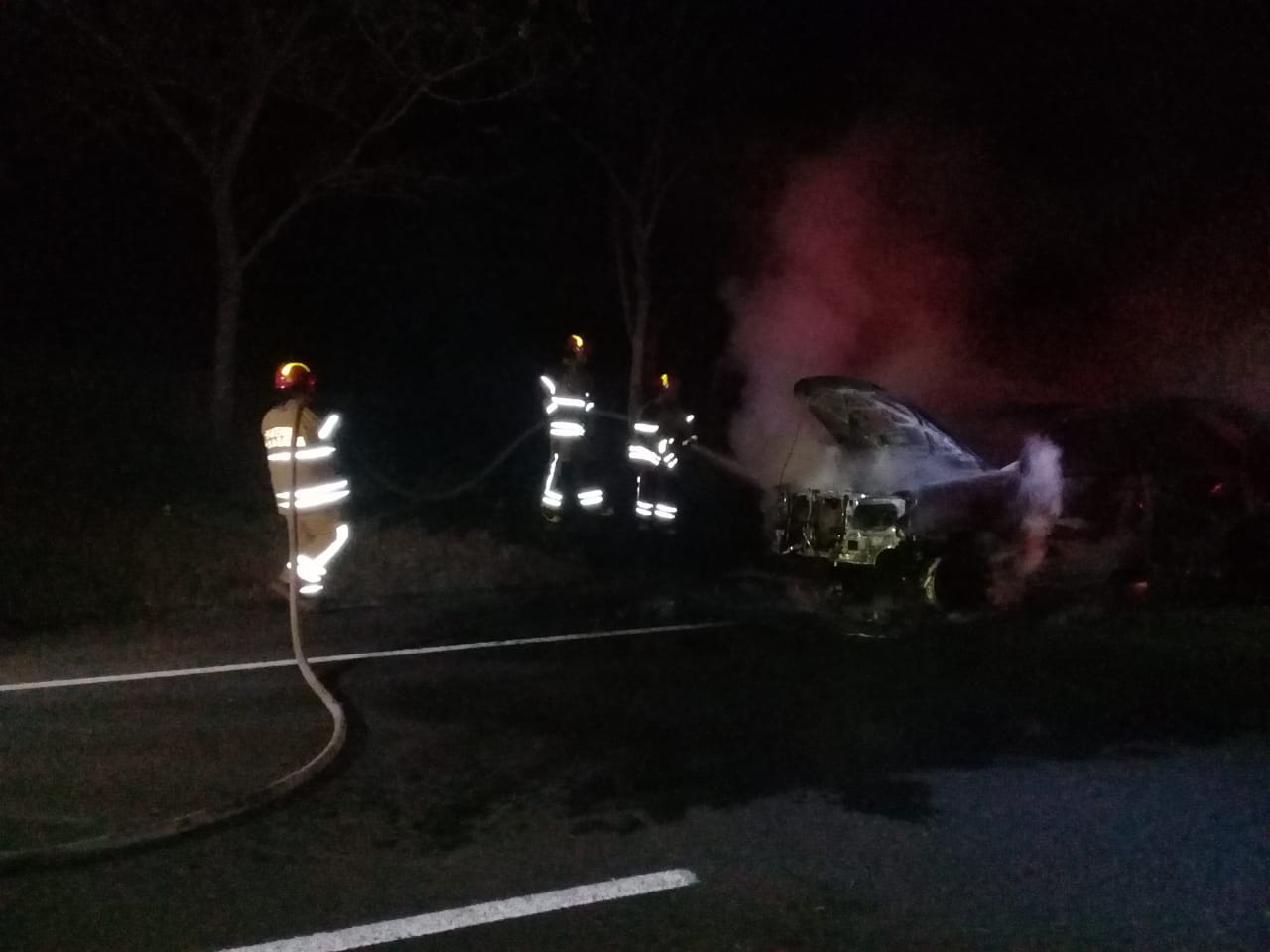 Bomberos atendieron la emergencia.