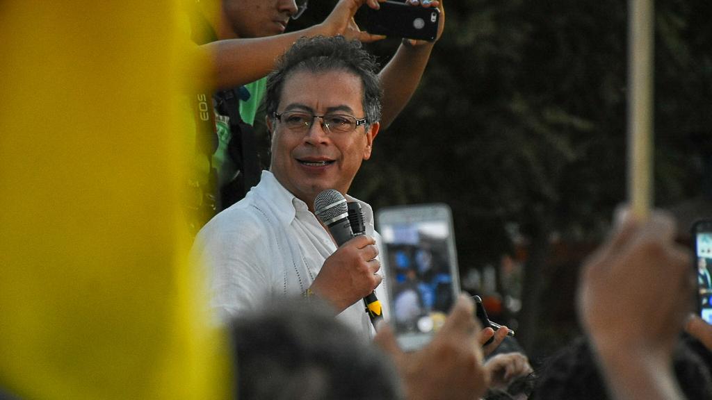 Gustavo Petro durante el cacerolazo.