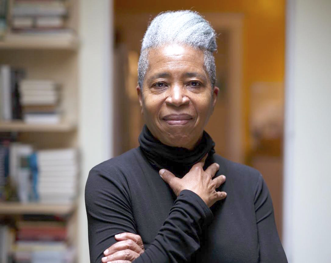 Dionne Brand, poetisa, ensayista, novelista y documentalista canadiense.