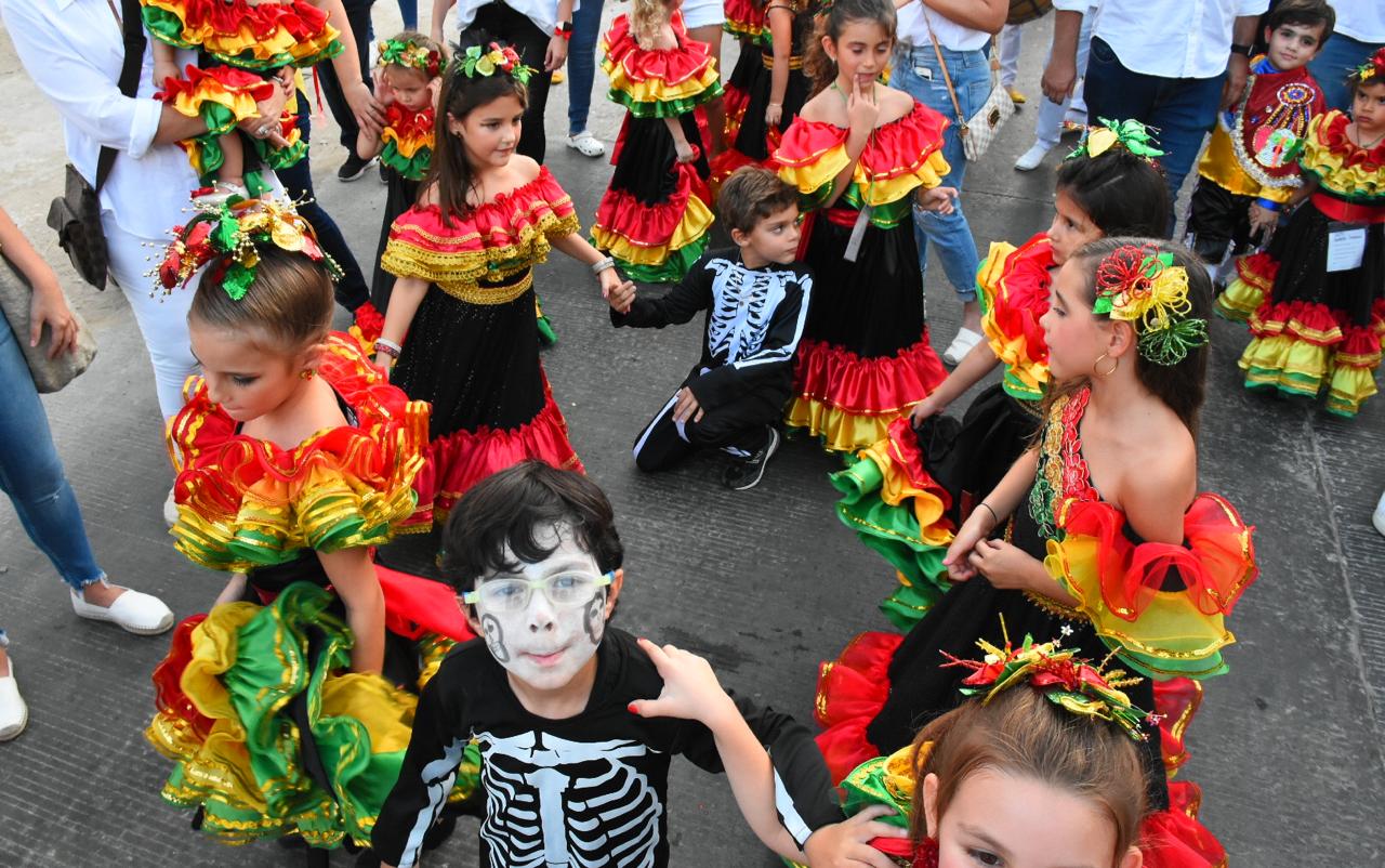 Un derroche de tradición y ternura transmitió el semillero del Carnaval.
