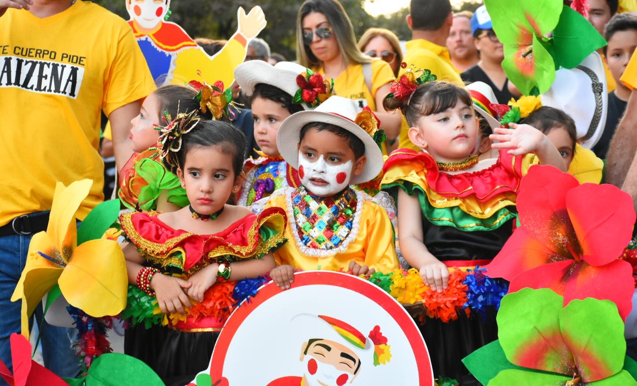 Un derroche de tradición y ternura transmitió el semillero del Carnaval.