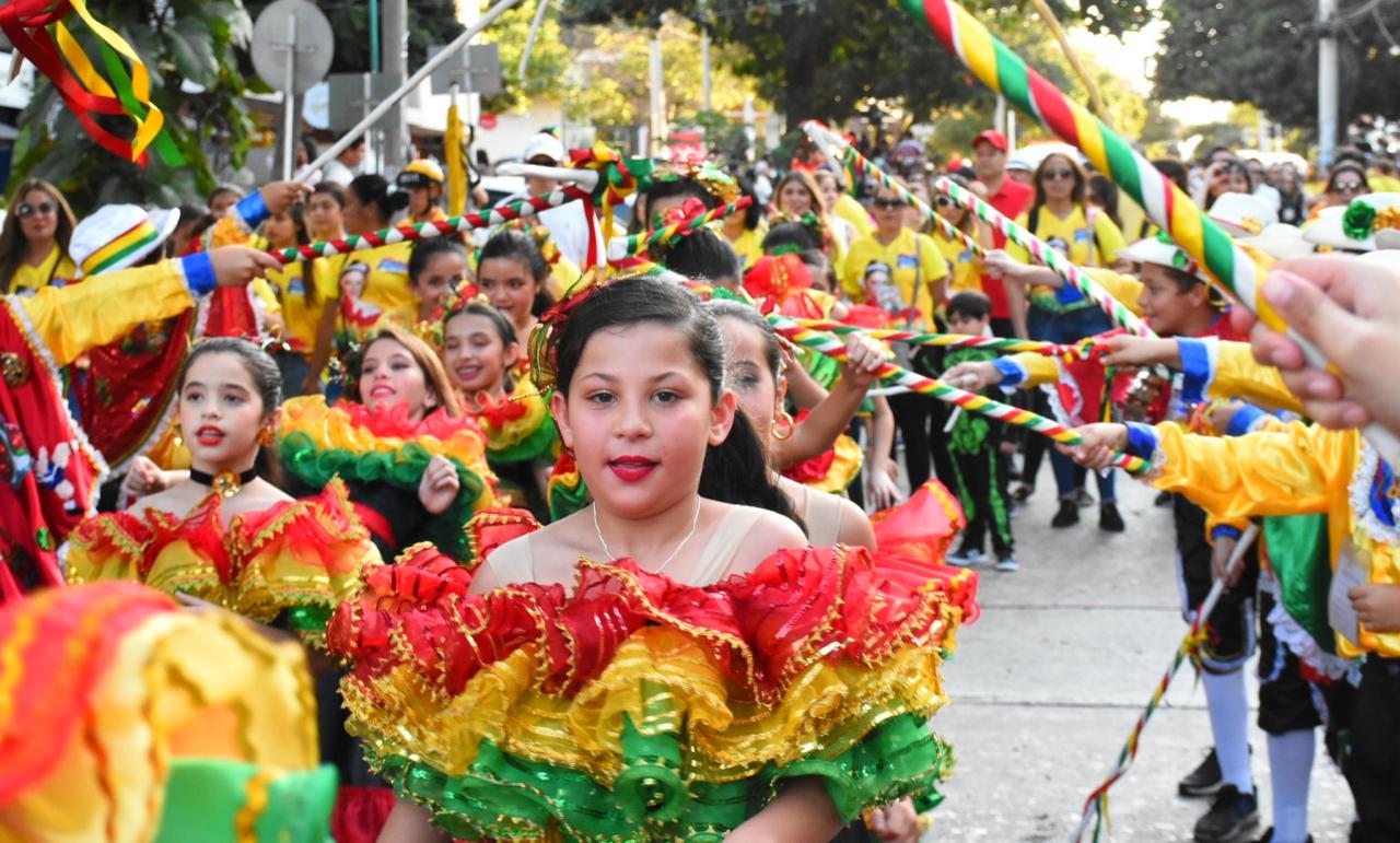 Un derroche de tradición y ternura transmitió el semillero del Carnaval.