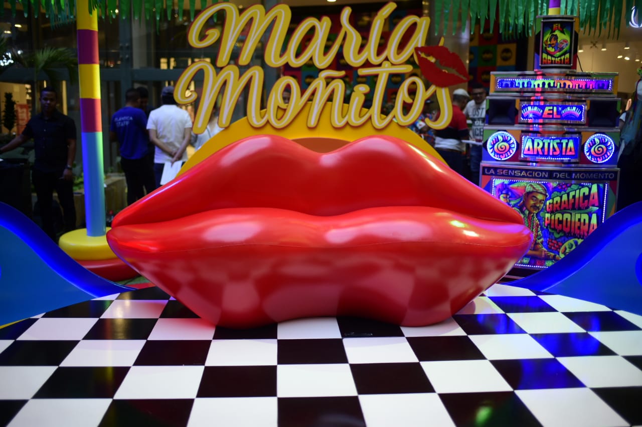Homenaje a María Moñitos.