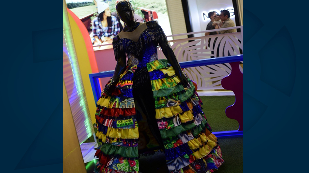 Vestido donado a la Reina Isabella Chams.
