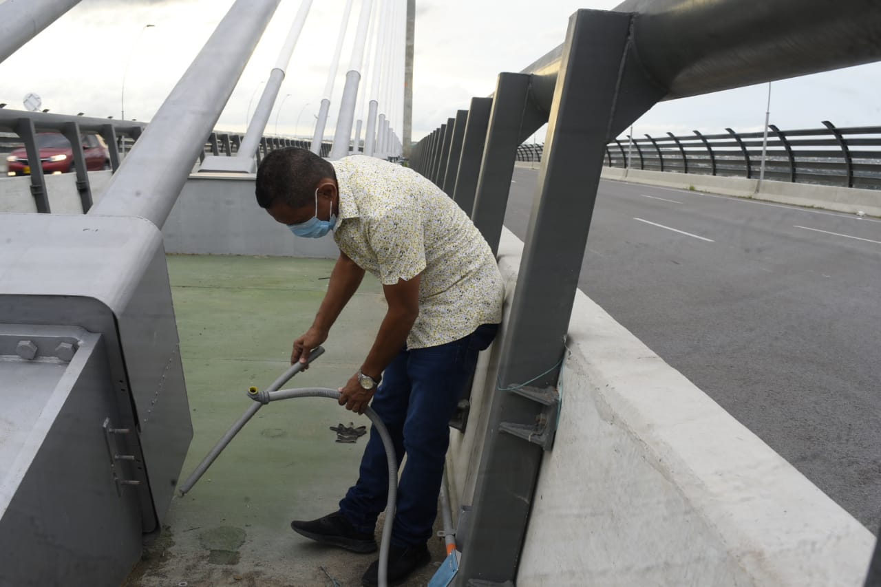 El Coordinador de la Veeduría de la construcción reclama mantenimiento en la obra.