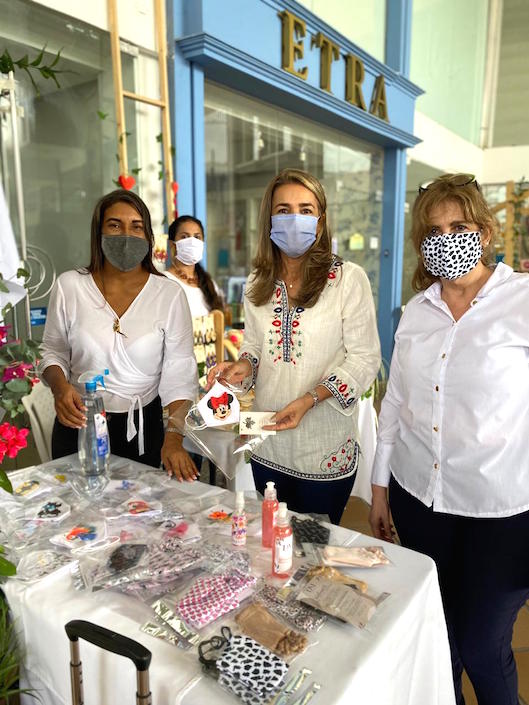 Variedad de productos exhibidos.