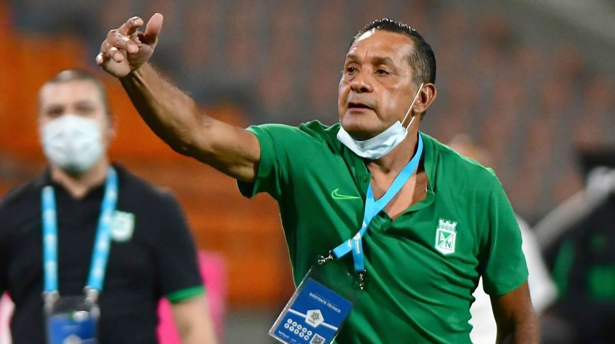 Pompiio Páez dirigió el duelo para Nacional. 