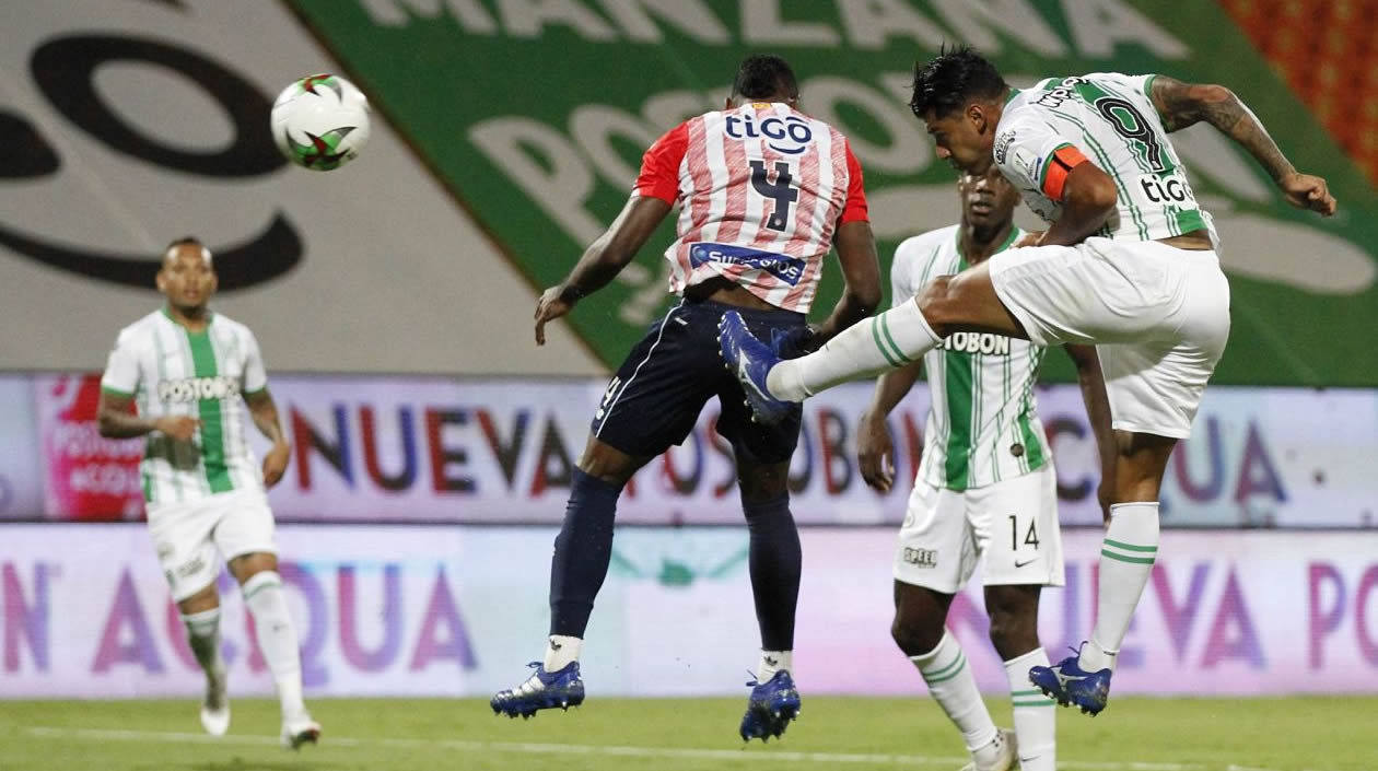 Momento del gol de Jefferosn Duque. 