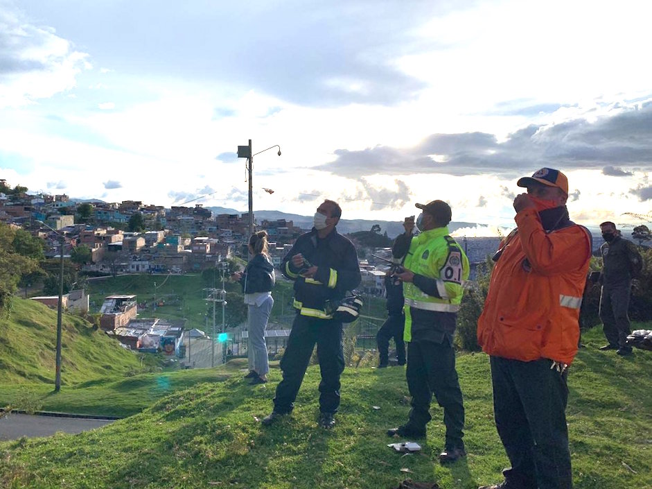 Organismos de socorro durante el operativo de rescate.