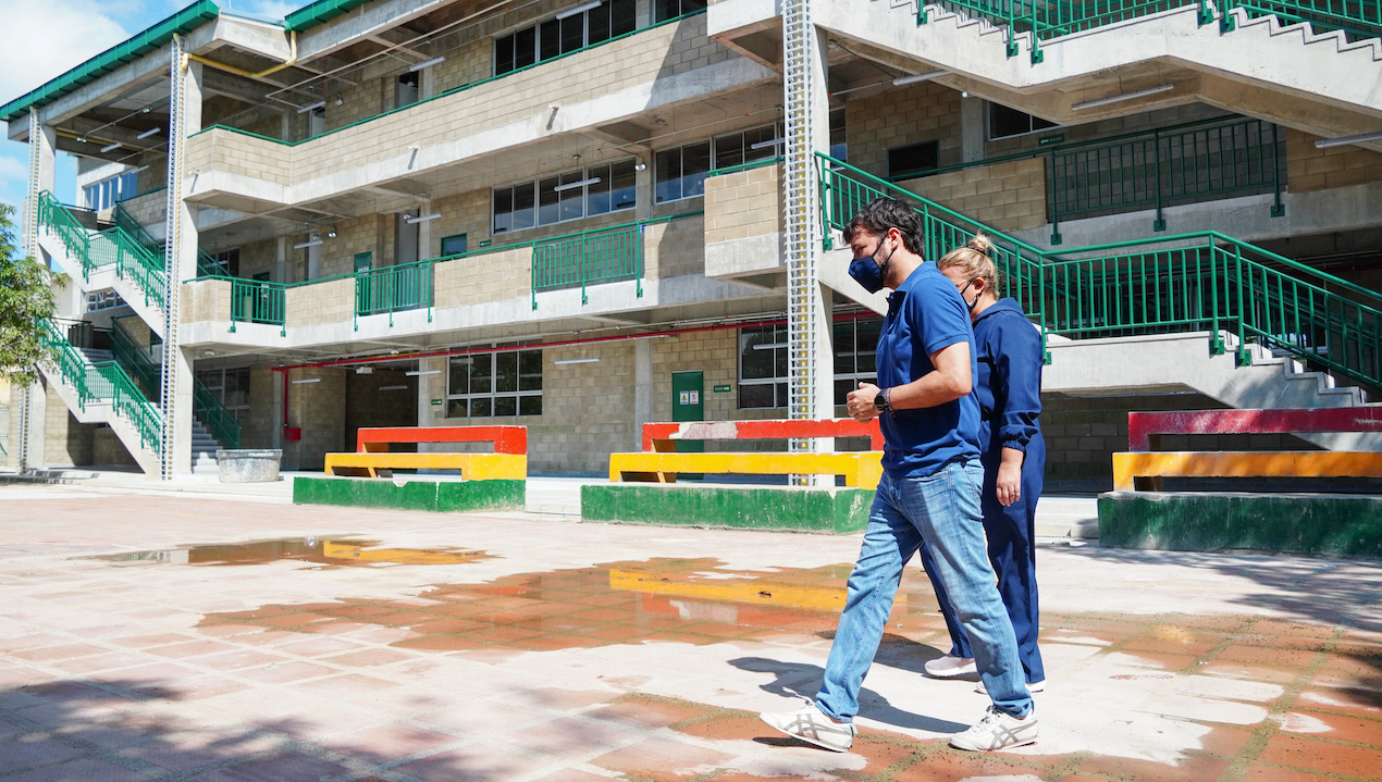 Colegio distrital Calixto Álvarez, ubicado en el barrio Las Nieves.