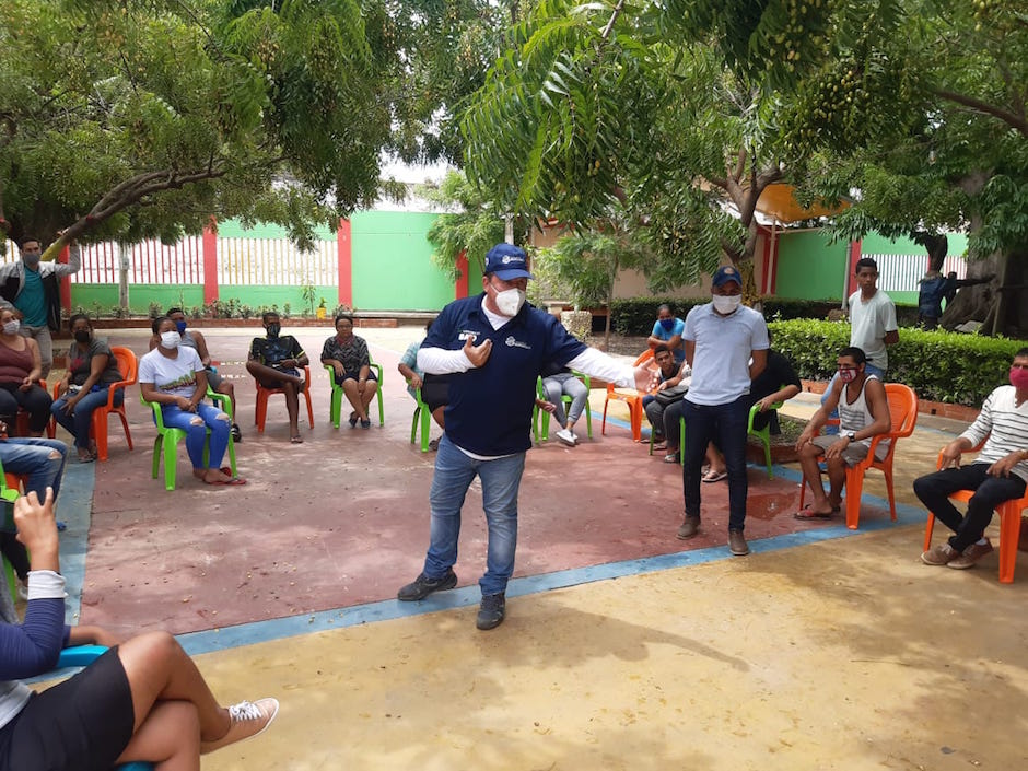 Reunión con la comunidad del sector.