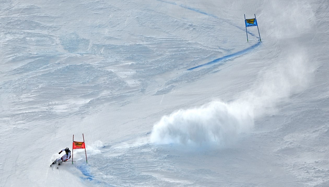  Copa del Mundo de Esquí Alpino en Soelden. Wendy Holdener de Suiza en acción durante la segunda carrera de la carrera de Slalom Gigante femenino de la inauguración de la temporada de la Copa del Mundo de Esquí Alpino FIS en Soelden, Austria.