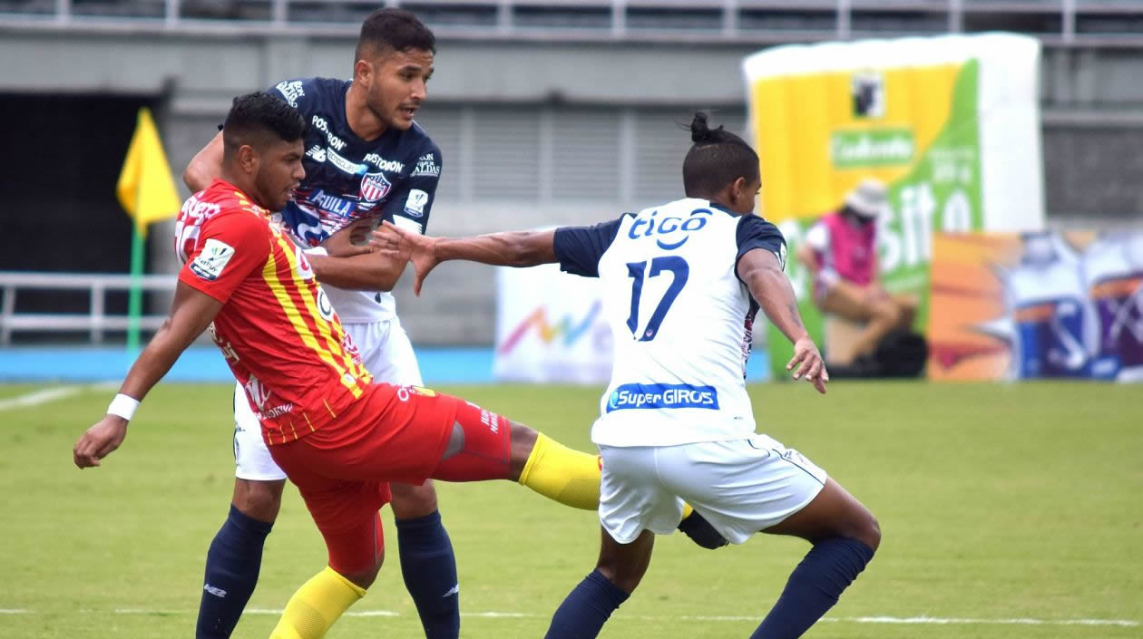 Gabriel Fuentes regresó a la titular. 