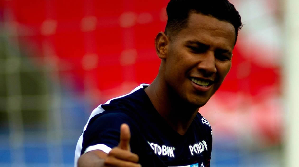 James Sánchez fue la figura del partido, con gol y asistencia. 