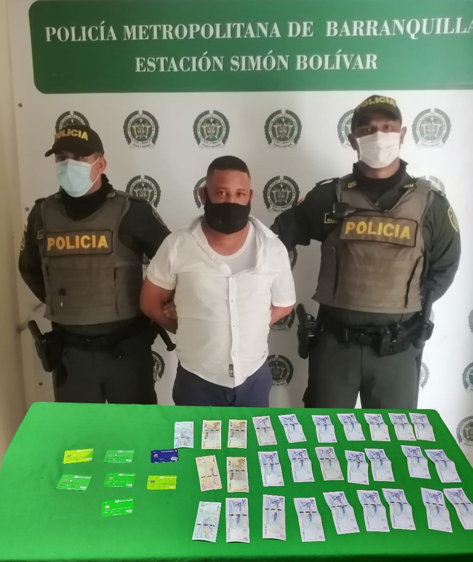 Policía Metropolitana de Barranquilla Didier Enrique Suárez San Martín, el capturado.