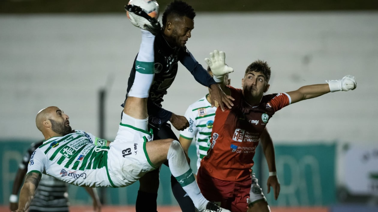 Miguel Ángel Borja finalmente dio la asistencia para el gol. 