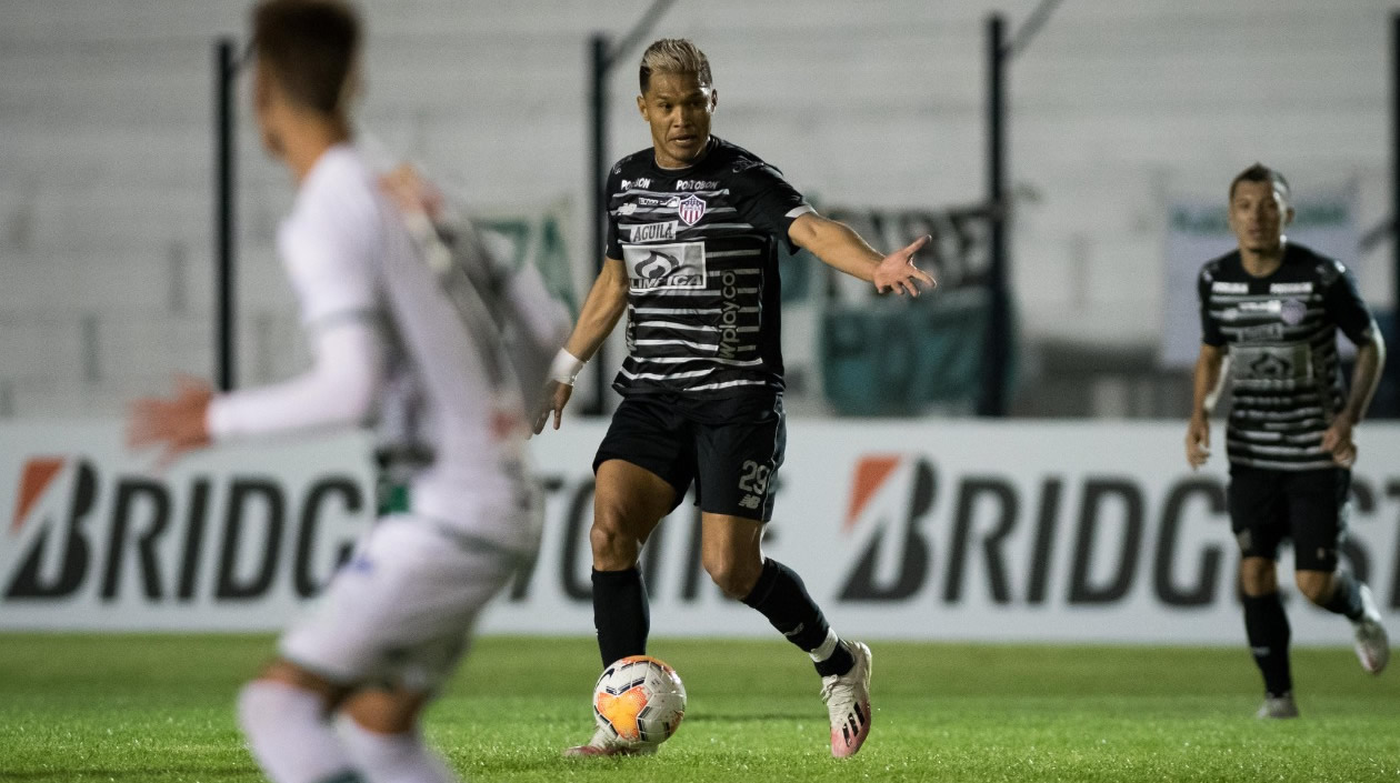 Teófilo Gutiérrez jugó todo el partido y manejó los tiempos en los minutos finales. 
