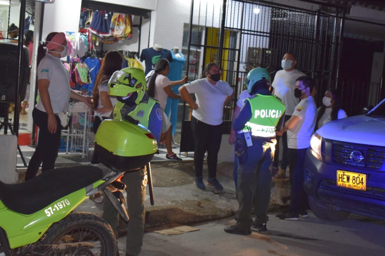 El toque de queda y la ley seca fueron concertados con la Secretaría de Interior del departamento y recomendaciones del Ministerio de Salud.