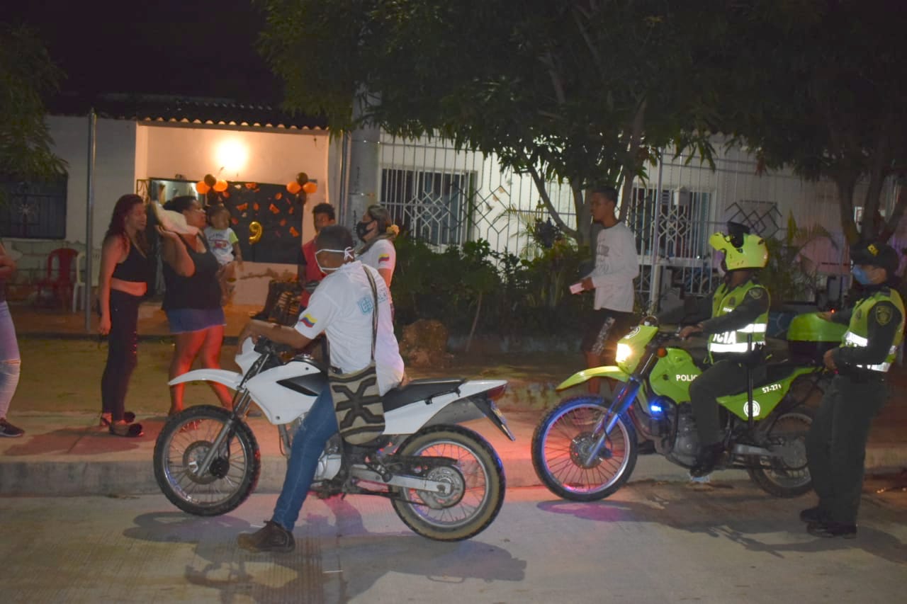 Los casos puntales de incumplimiento a lo decretado se están atendiendo directamente desde la Policía Nacional. 