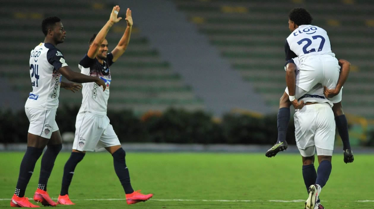Al final, Junior logró festejar cuatro goles, gracias a las definiciones de Cetré y Borja. 