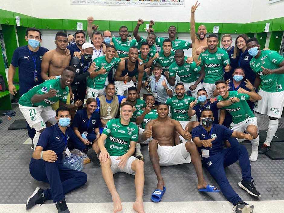 Celebración caleña en el camerino.