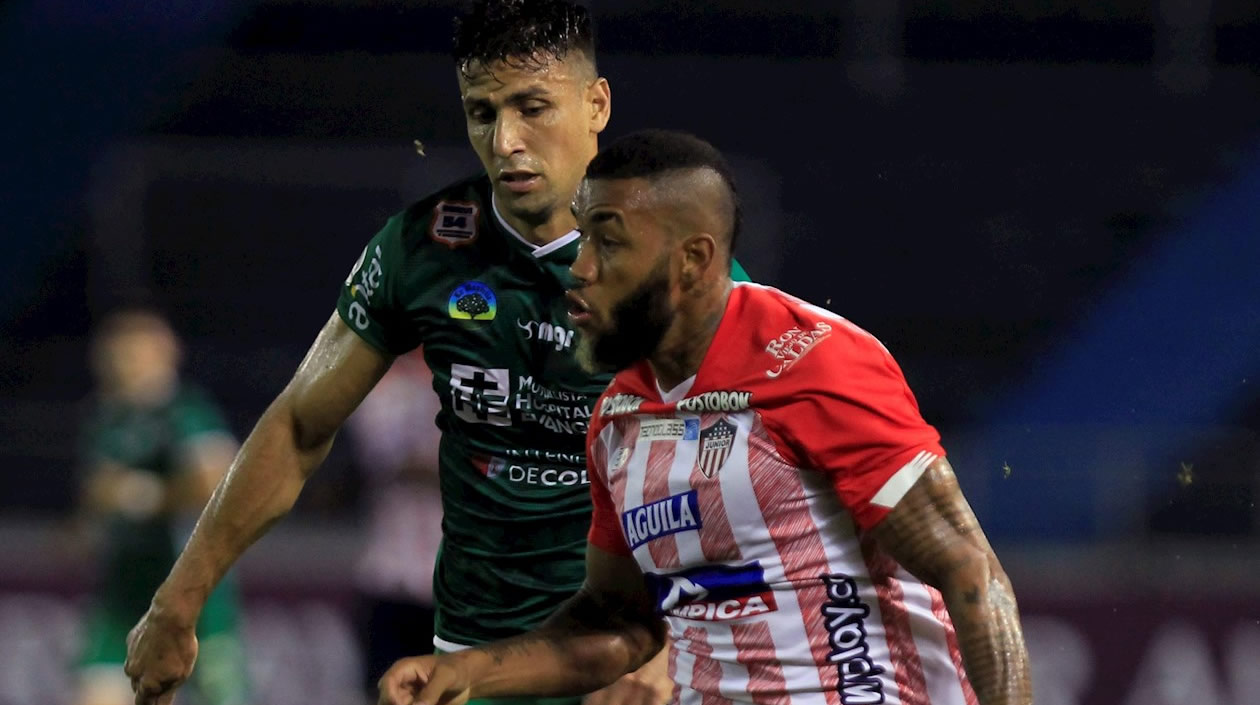 Freddy Hinestroza en función ofensiva.