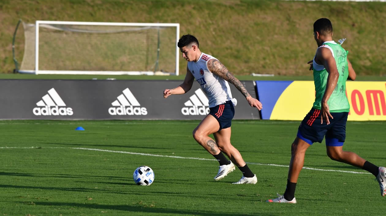 James Rodríguez en trabajos de campo.