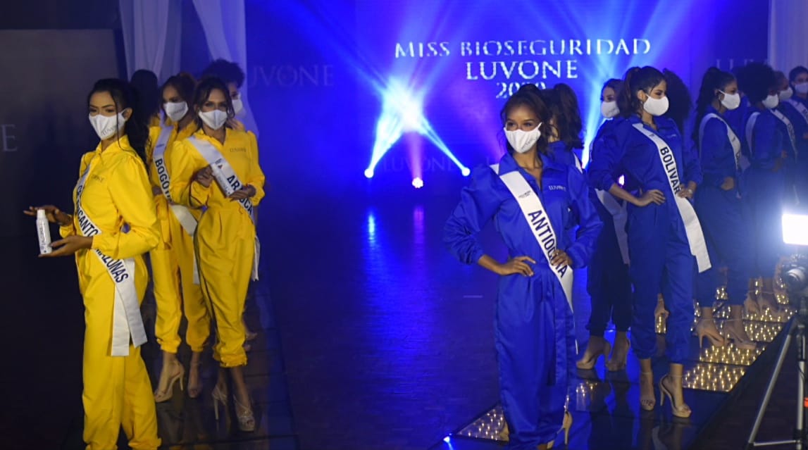 Momentos en que el jurado tenía que escoger la Miss bioseguridad
