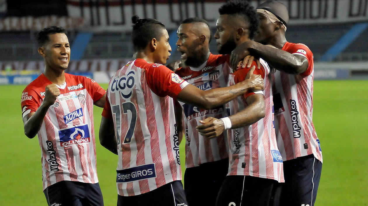 Felicitación de los compañeros a Miguel Ángel Borja.