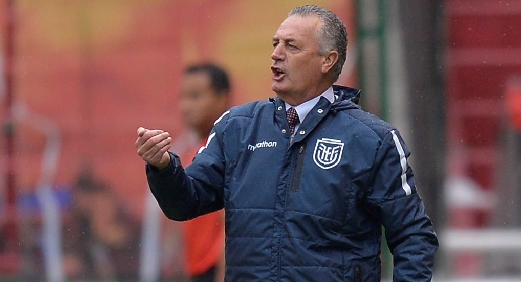Gustavo Alfaro, DT de Ecuador.