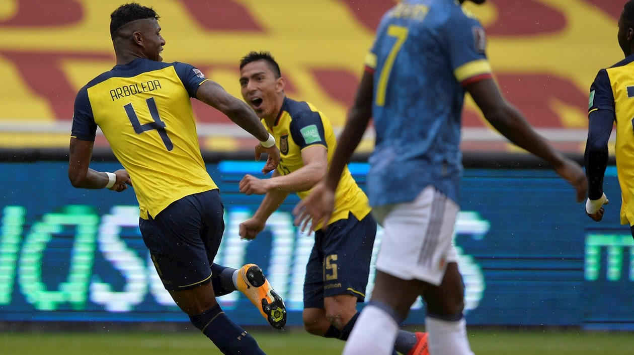 Robert Arboleda festejando su gol.