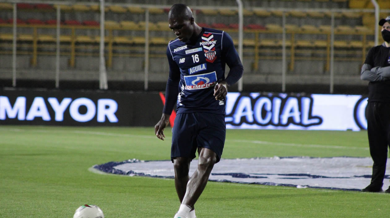 Entrenamiento previo al partido en Bogotá.
