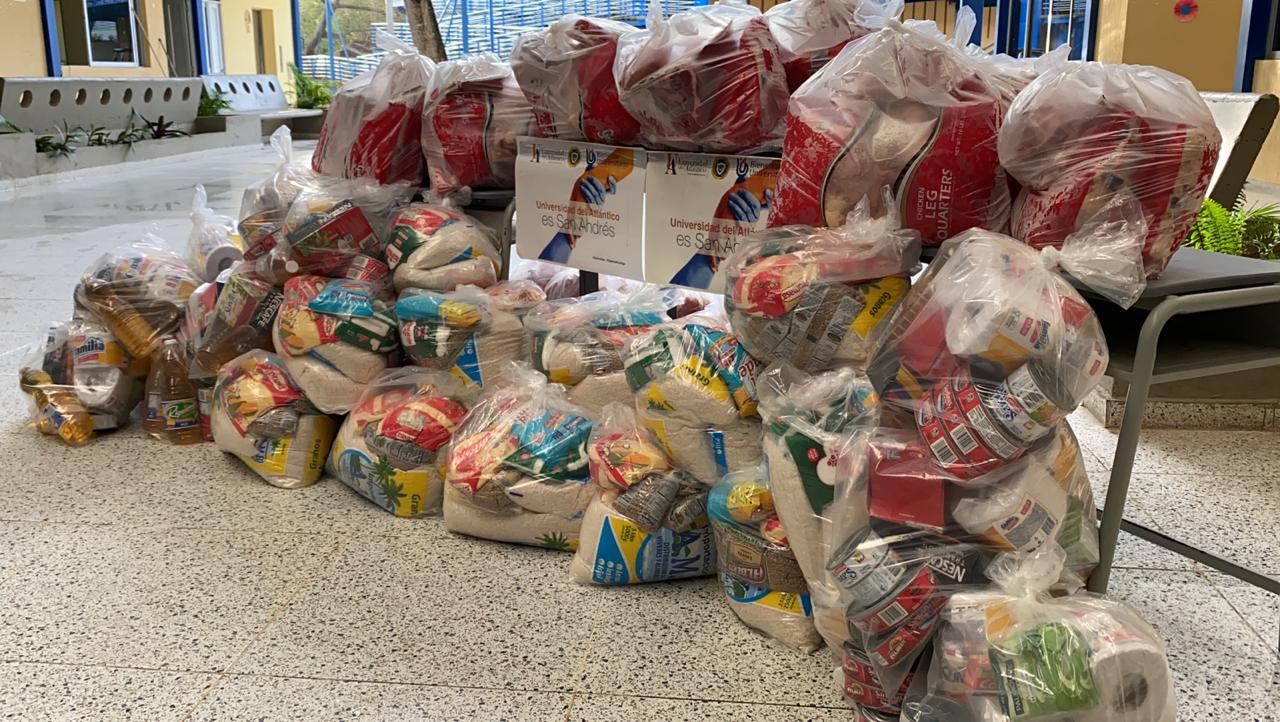 Comunicaciones Universidad del Atlántico Mercados entregados a estudiantes de UniAtlántico