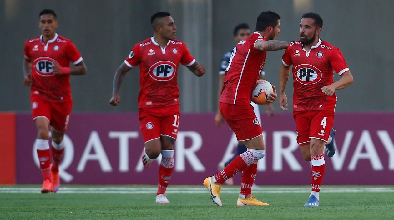 Jugadores de La Calera festejando el empate 1-1.