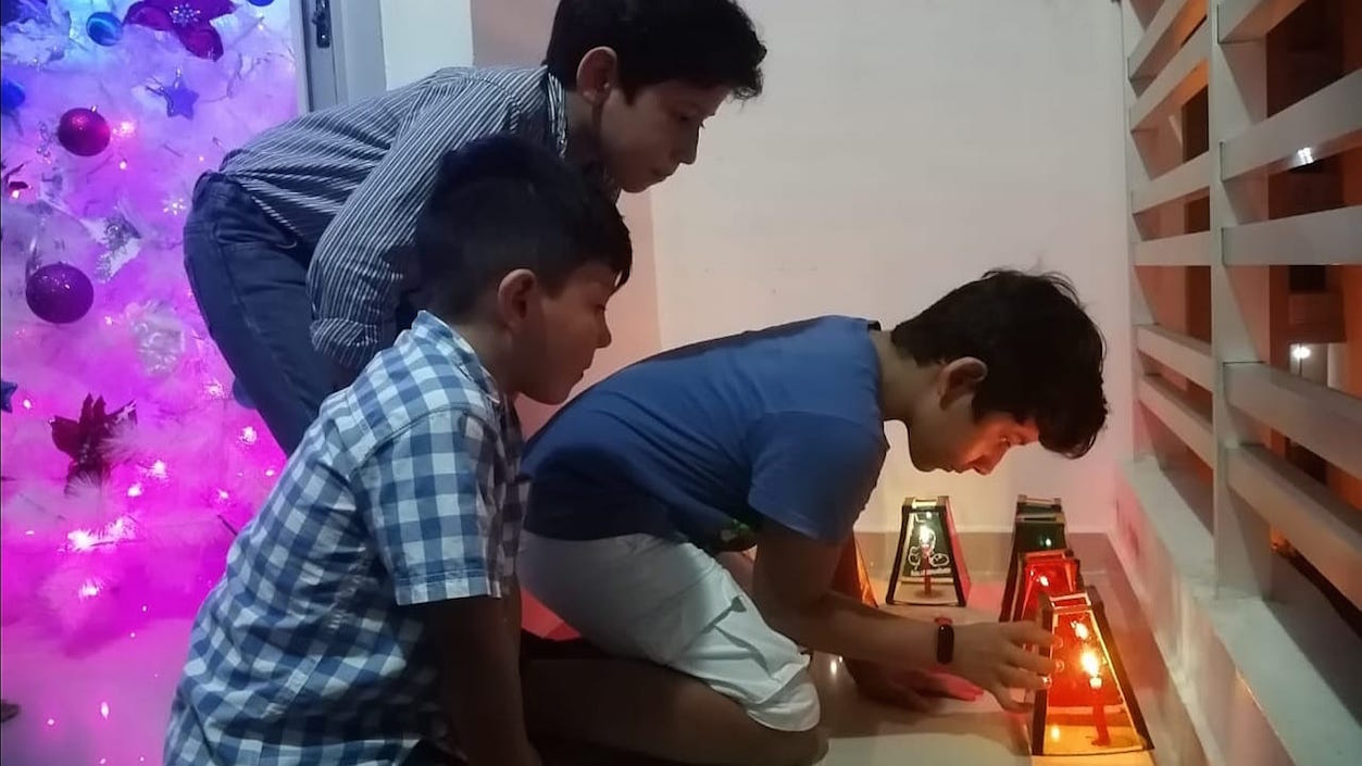 Juan Camilo, Oliver y Samuel, conservando la tradición en Villa Campestre.