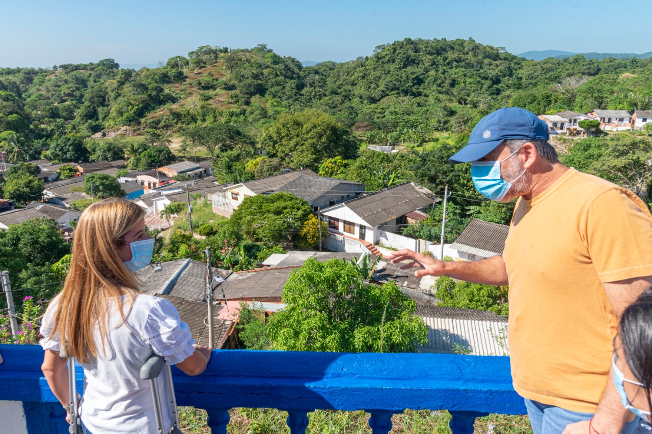 Comunicaciones Gobernación del Atlántico Elsa Noguera en usiacurí