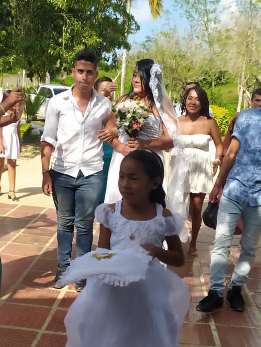 La novia rumbo al altar.