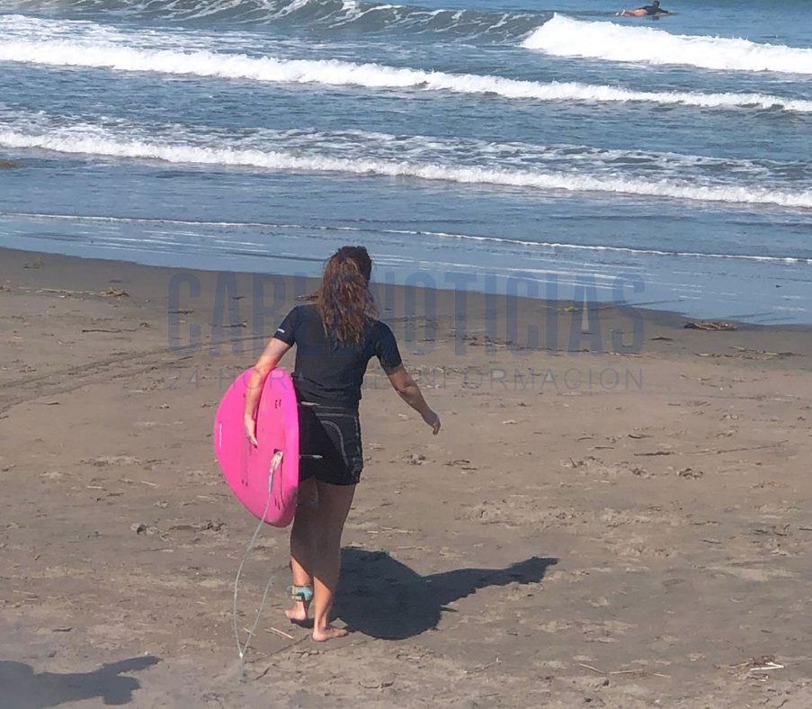 La cantante barranquillera Shakira en una playa de Tubará.