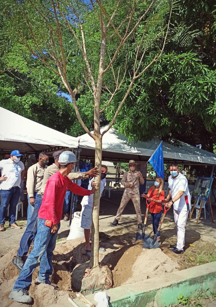 Acto simbólico para dar inicio a las obras.