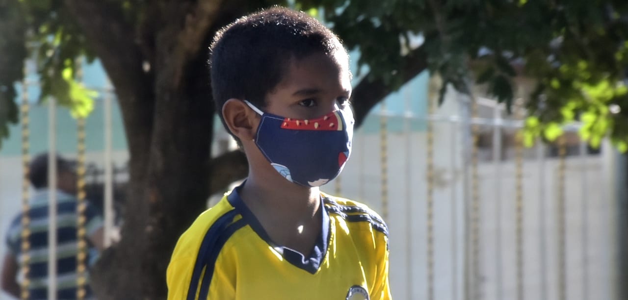 Los niños también tuvieron que adaptarse a este elemento.