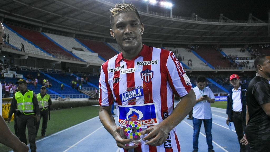 Teófilo Gutiérrez escogido como la figura del partido.