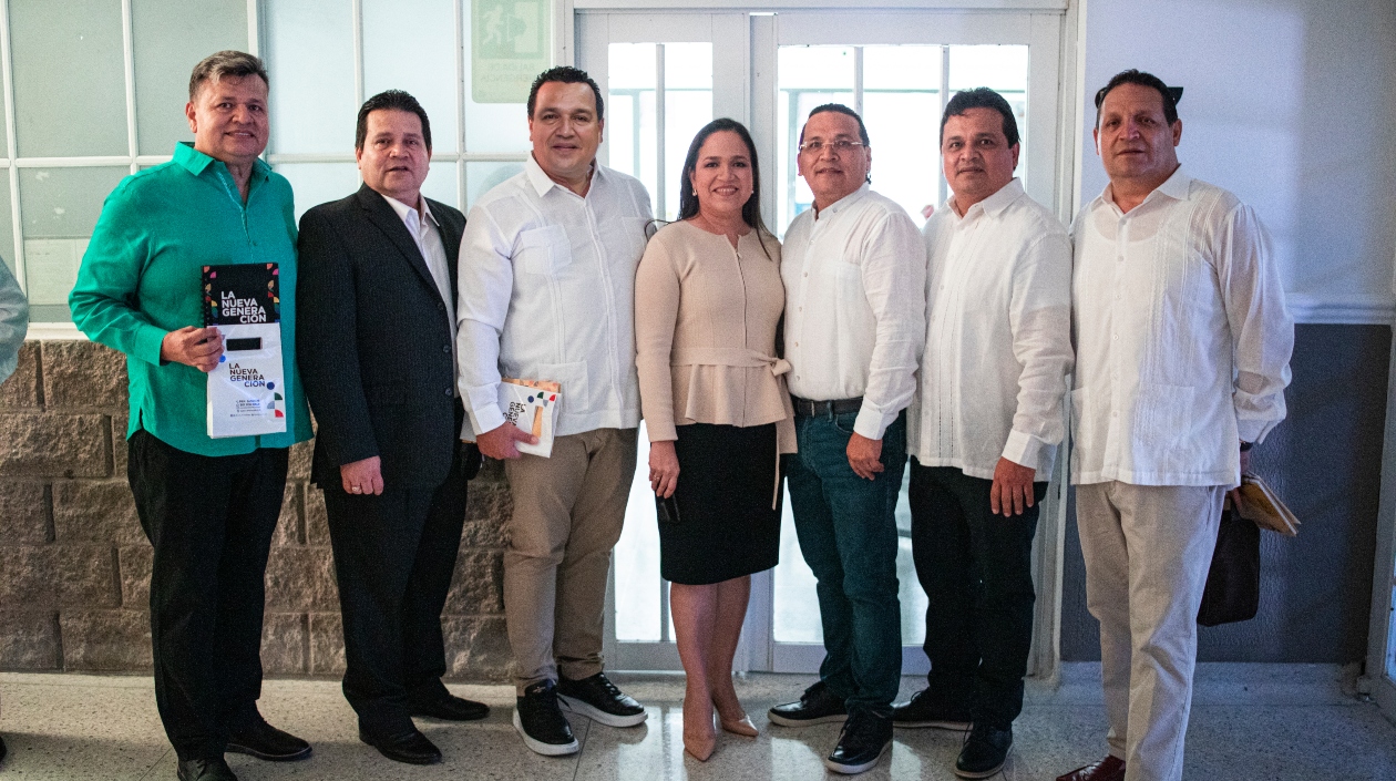 Dr. Omar Corredor Gómez, Dr. Edgar Corredor Gómez, Dr. Albert Corredor Gómez, Dra. Alba Lucía Corredor Gómez, Dr. Oscar Corredor Gómez, Dr. William Corredor Gómez y Dr. Orlando Corredor Gómez. 