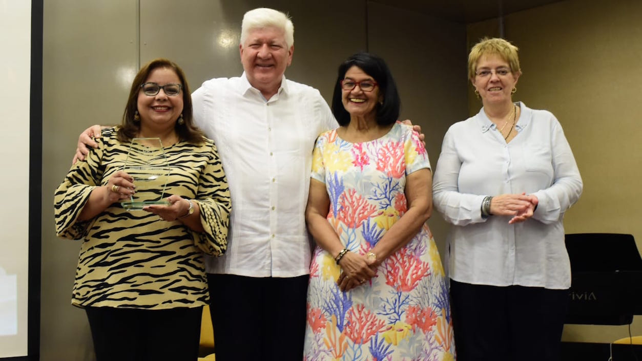 Reconocimiento a Rosario Borrero.