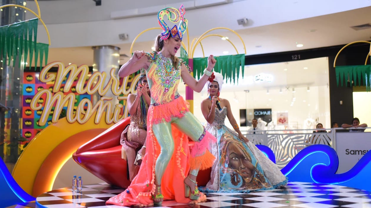 Modelo durante el desfile.