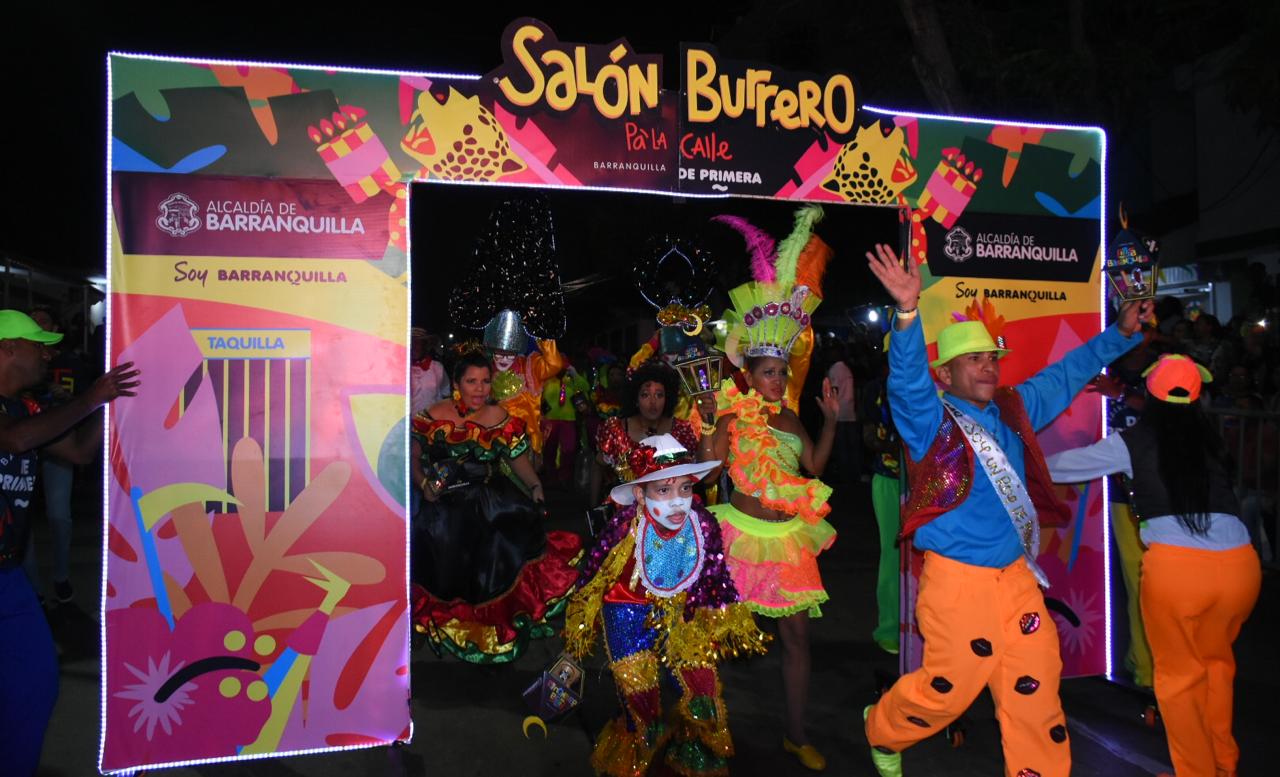 La comparsa Salón burrero pa’ la calle’.