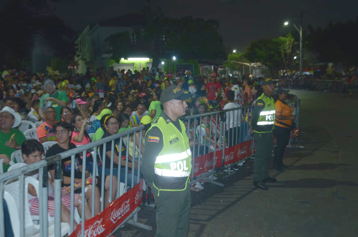 Policías en La Guacherna.